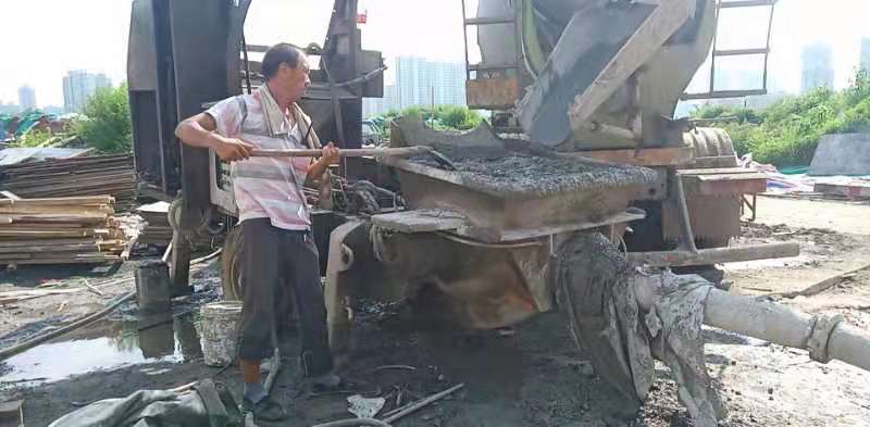  第一台混凝土细石泵运转6年无故障